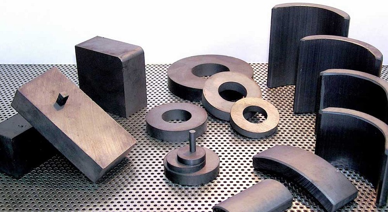 Injection Molded Ferrite Magnets VS Sintered Ferrite Magnets